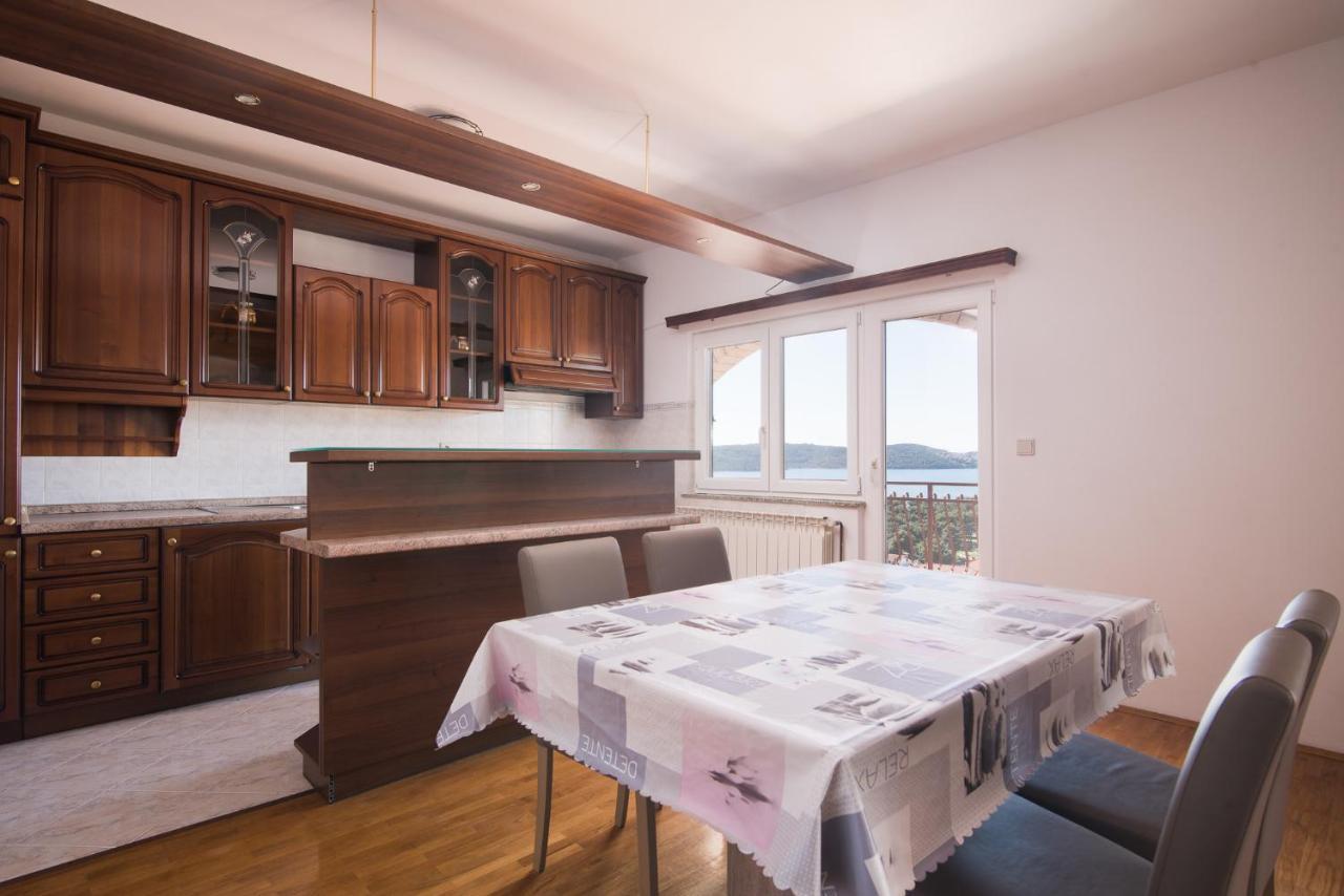Apartman Josipa โตรกีร์ ภายนอก รูปภาพ